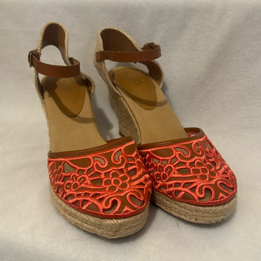 NWT- Cato Wedge Sandals